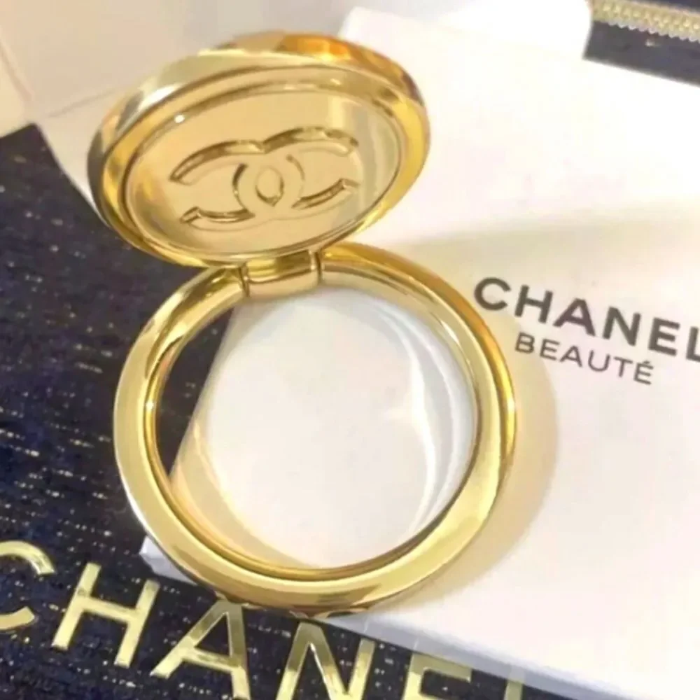 CHANEL INTERLOCHEN CC RING PHONE HOLDER GOLD TONE GWP IN ITS ORIGINAL PA…